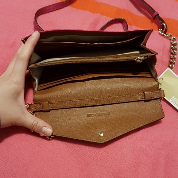 Michael Kors wallet style side purse - Picture 4 of 8